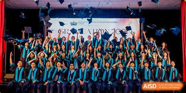 A group of graduating students from Nord Anglia School Guangzhou Panyu posing for a group photo.