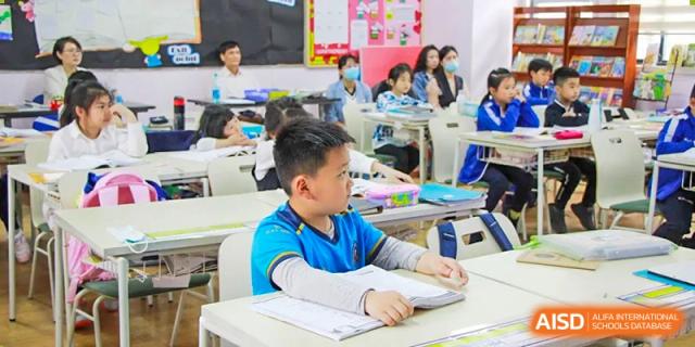 A student listening attentively during class at Fuzhou Lakeside International School.