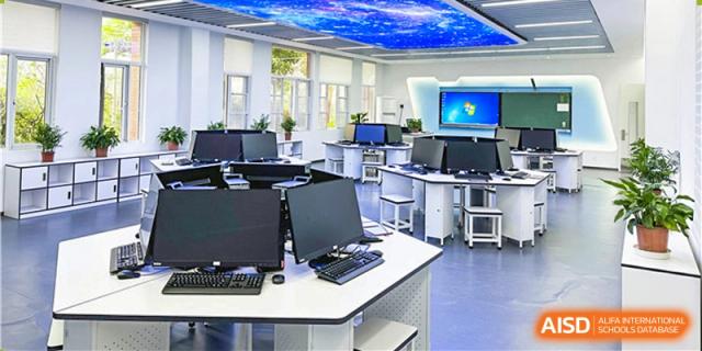 A high-tech computer lab at Wuhan Weiming Senior High School with multiple workstations and a ceiling designed like a starry sky.